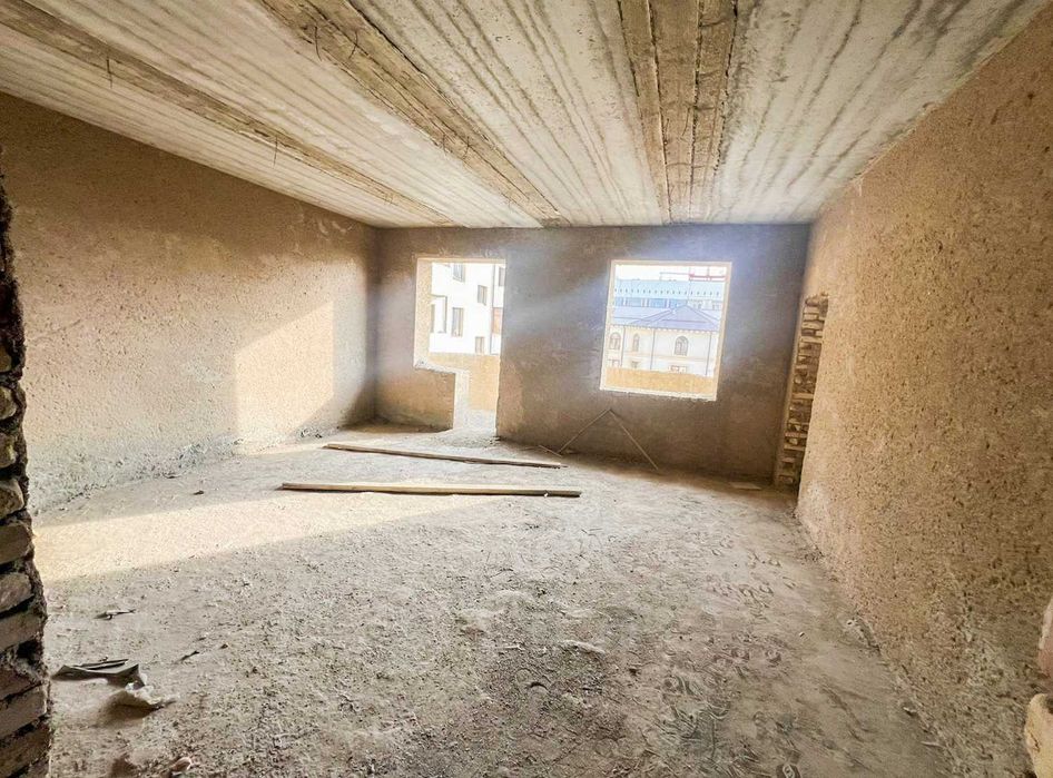 Срочно продаётся квартира 3 комнатная 120м² Микрорайон Дамарик