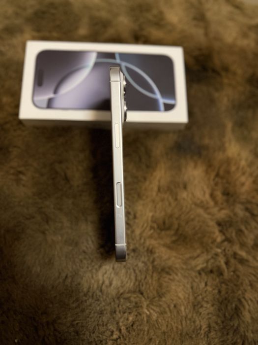 Продам Iphone 16 Pro