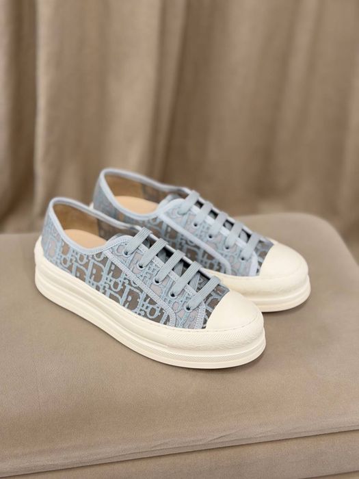 Сникърси различен бранд