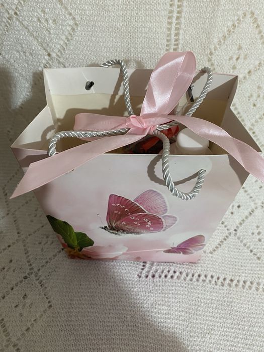 Безторг .  Подарочный   набор   продам .