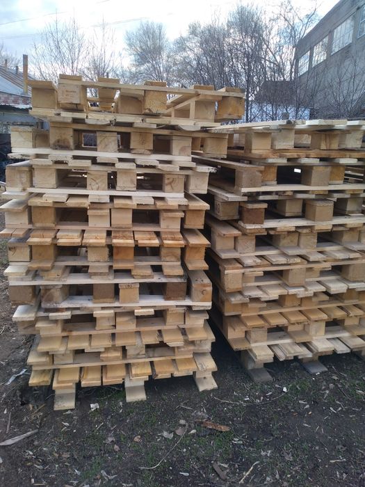 Продам поддоны в хорошем состоянии