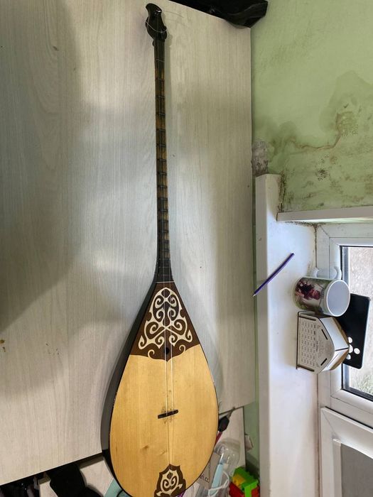 Кәсіби бұйра қайың домбыра