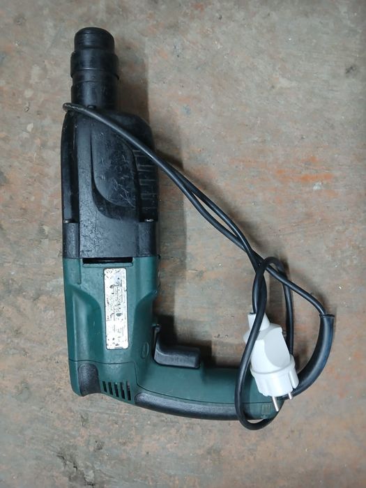 Makita HR2450 перфортор продам