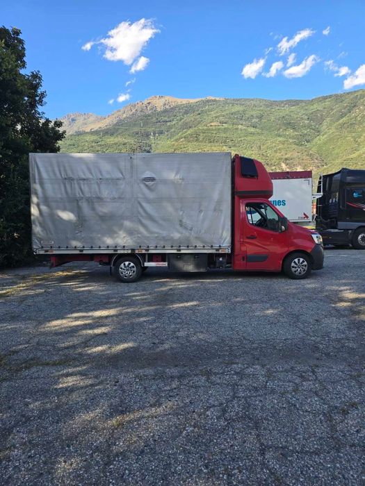 Бус Под Наем Renault Master 2022г.