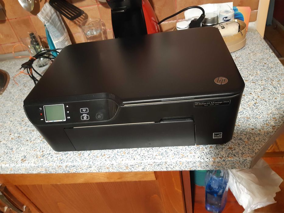 Мастилено струен принтер и скенер ведно HP deskjet 3210