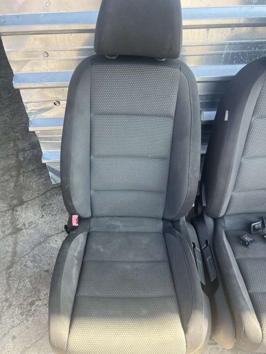 Запазен текстилен салон Golf 6 4 врати седалки Н683