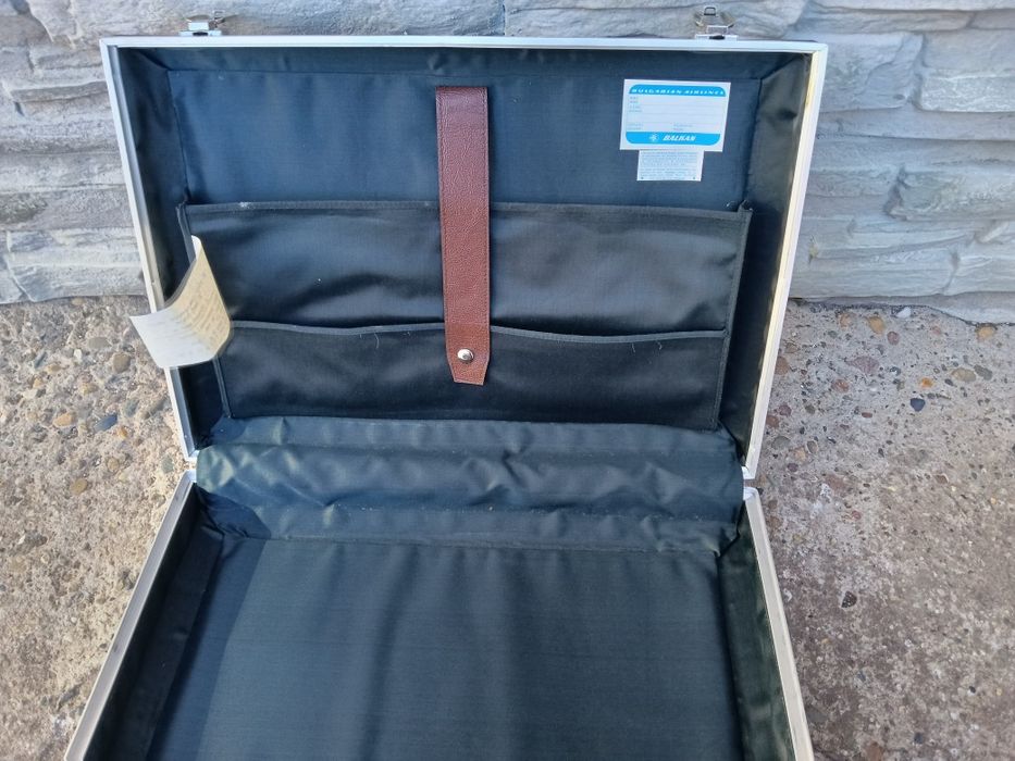 Ретро куфар,чисто нов