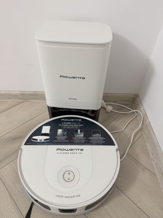 Aspirator robot Rowenta cu statie de incarcare si functie de spalare