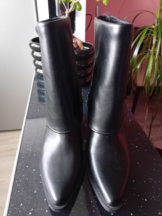 Нови боти с капси