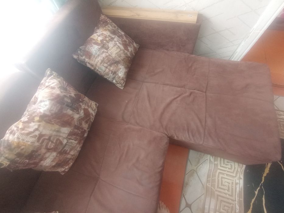 Продам диван нормальное состояние