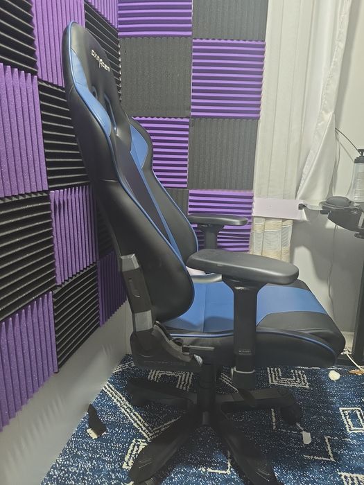 Игравое кресло DXRacer