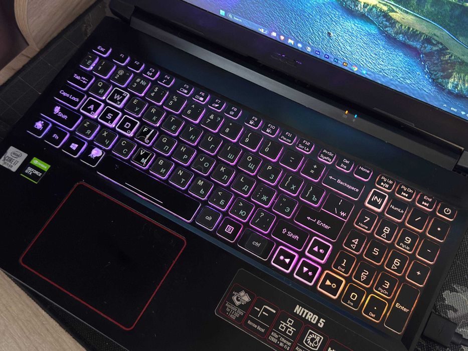 Noutbuk Acer Nitro 5 (Core i7, 32 GB RAM, 6 GB GPU)