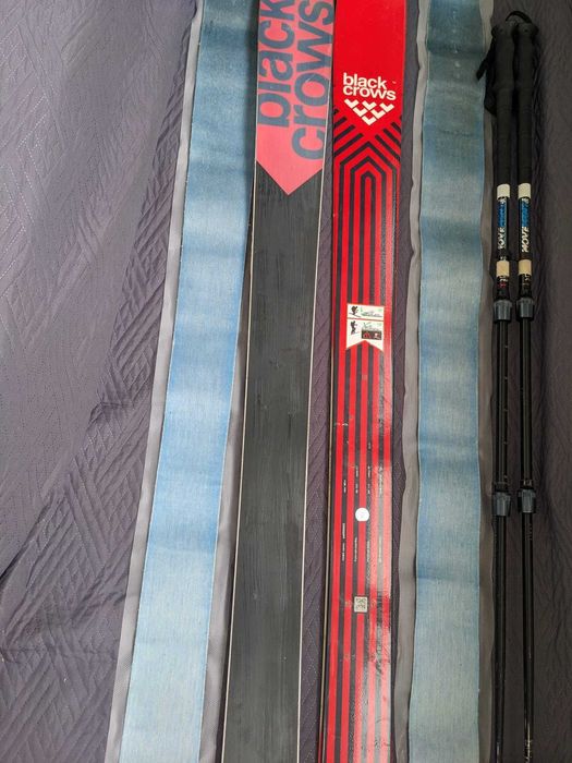 Schiuri Black Crows Camox 180cm + Legatura Marker Tour F12 EPF