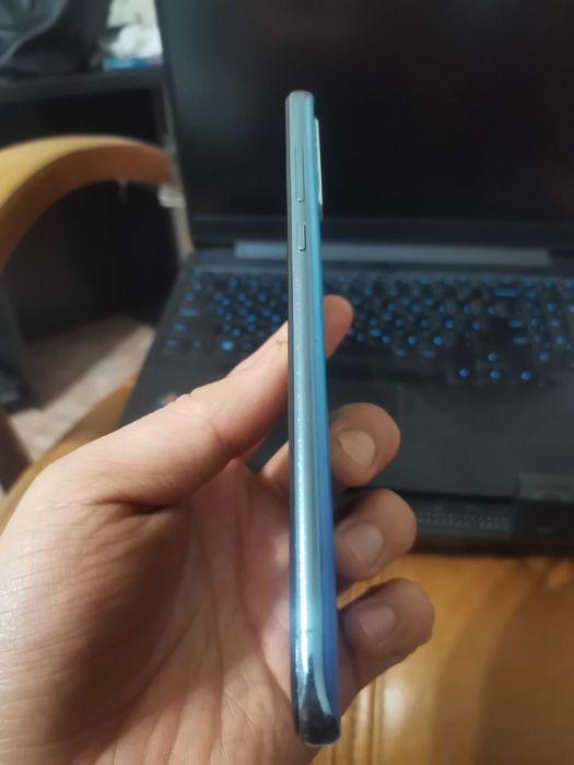 Продам Huawei Y8