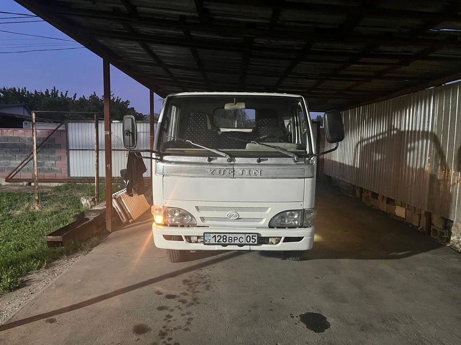грузовик юджин 2 х. тонник можно в расрочку