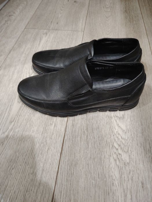 Продам детские туфли