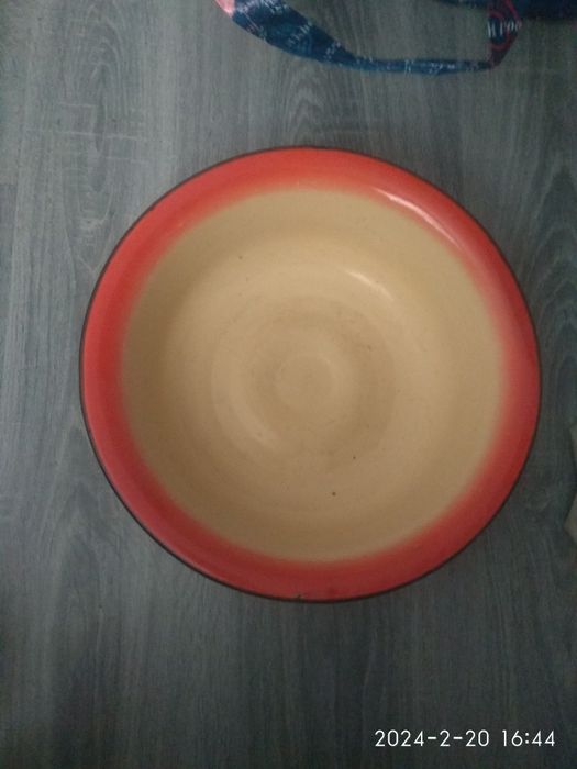 Эмалированный тазик