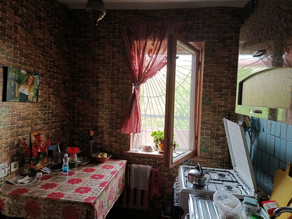 Продаётся своя 1/4/4