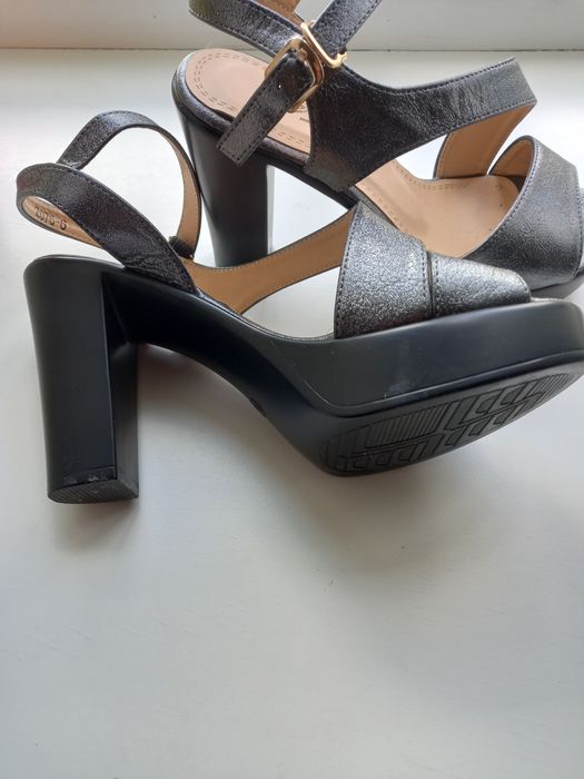 Красивые босоножки