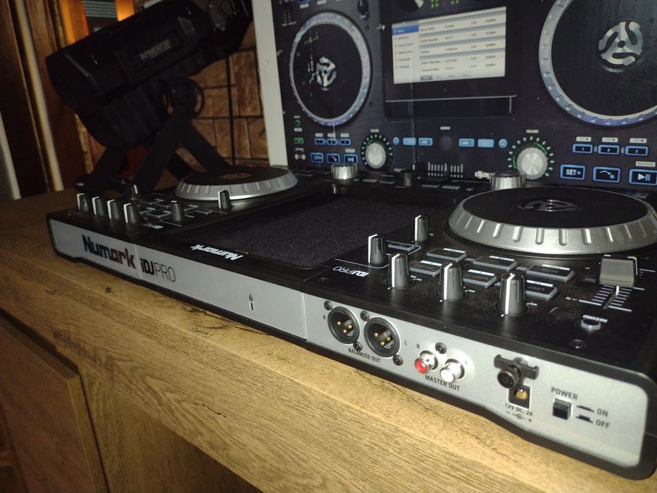 DJ пулт Numark iDJ Pro – професионален контролер