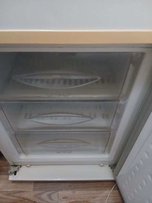 Продам б/у холодильник