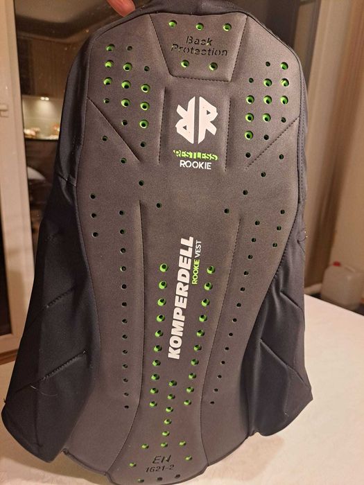 vand combinezon schi de competitie