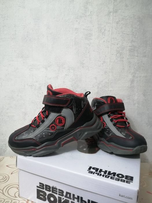 Продам осенние ботинки