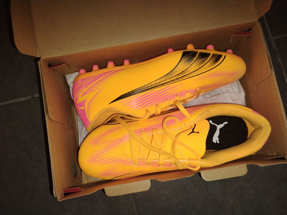 Футболни обувки puma чисто нови