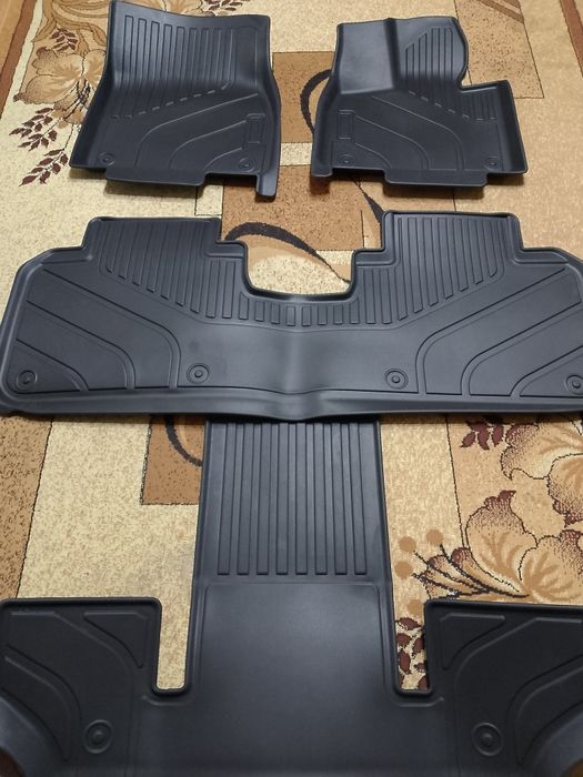 Полики резиноаые в салон