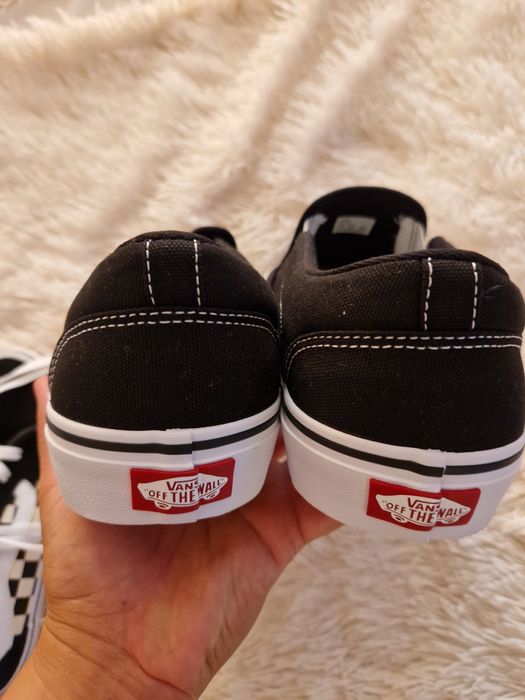 VANS Nr37 si 44,5 Noi !