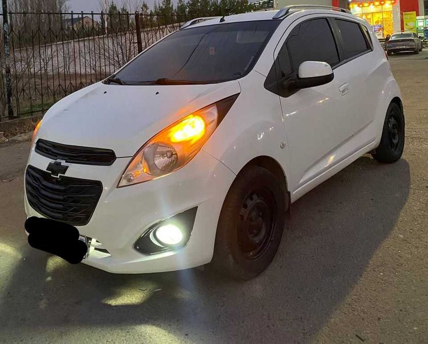 Spark 2012 год 1.25 двитель Метан