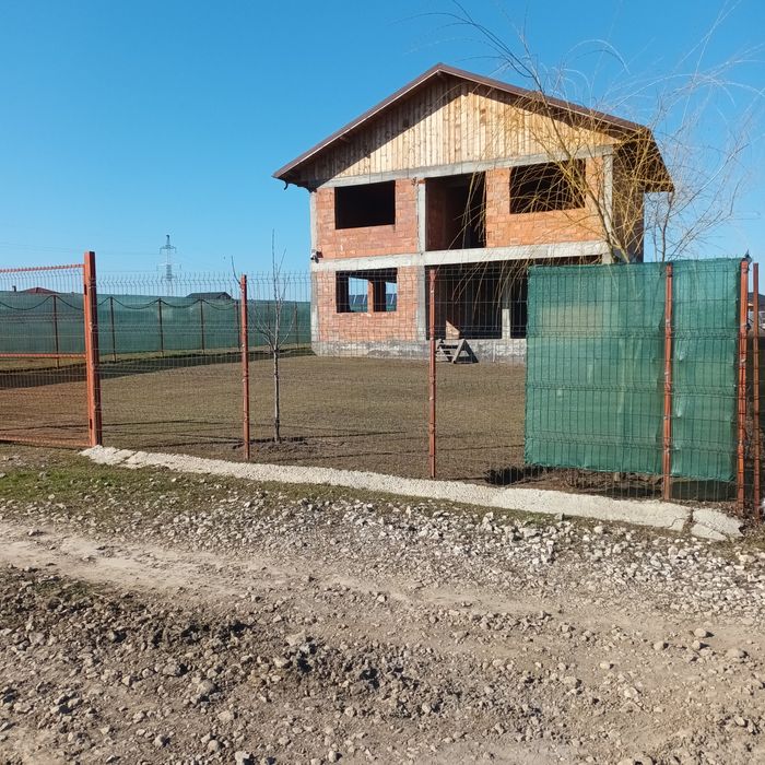 Vind Casă la roșu  Sat- Costi