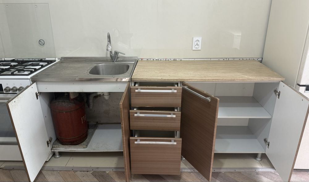 Кухонный гарнитур б/у