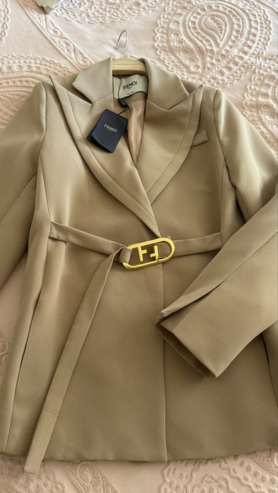 Пиджак приталенный