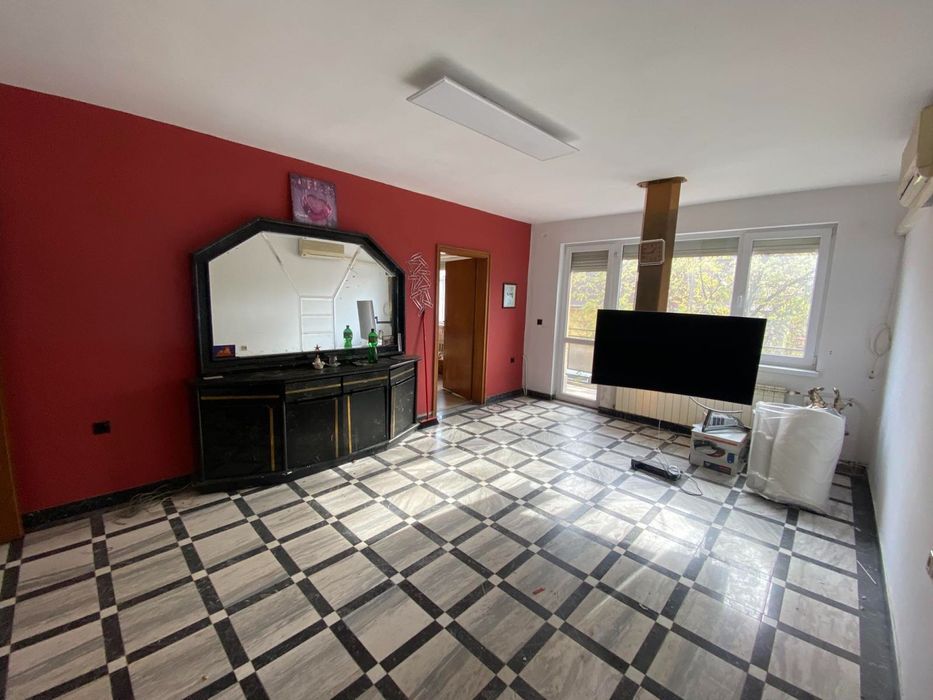 Продава се Къща в София, Левски - 190 кв.м за 1843 €/кв.м - Снимка #11