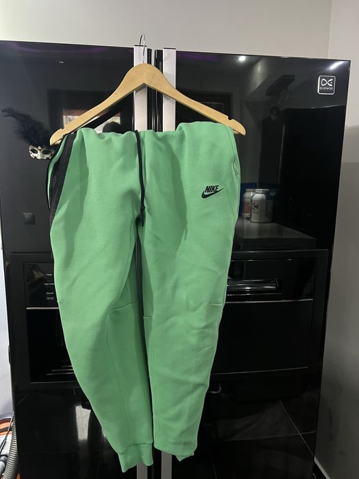 Анцунг NIKE Tech Fleece