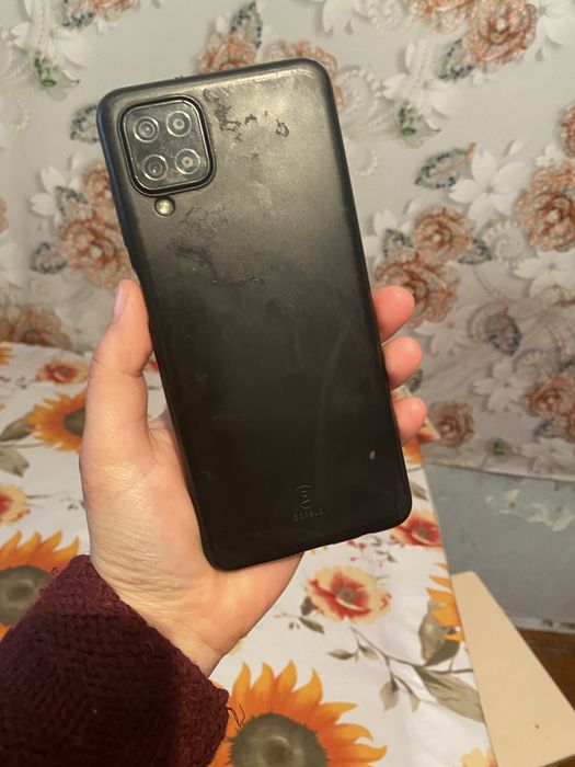 Самсунг а12 в хорошем состоянии