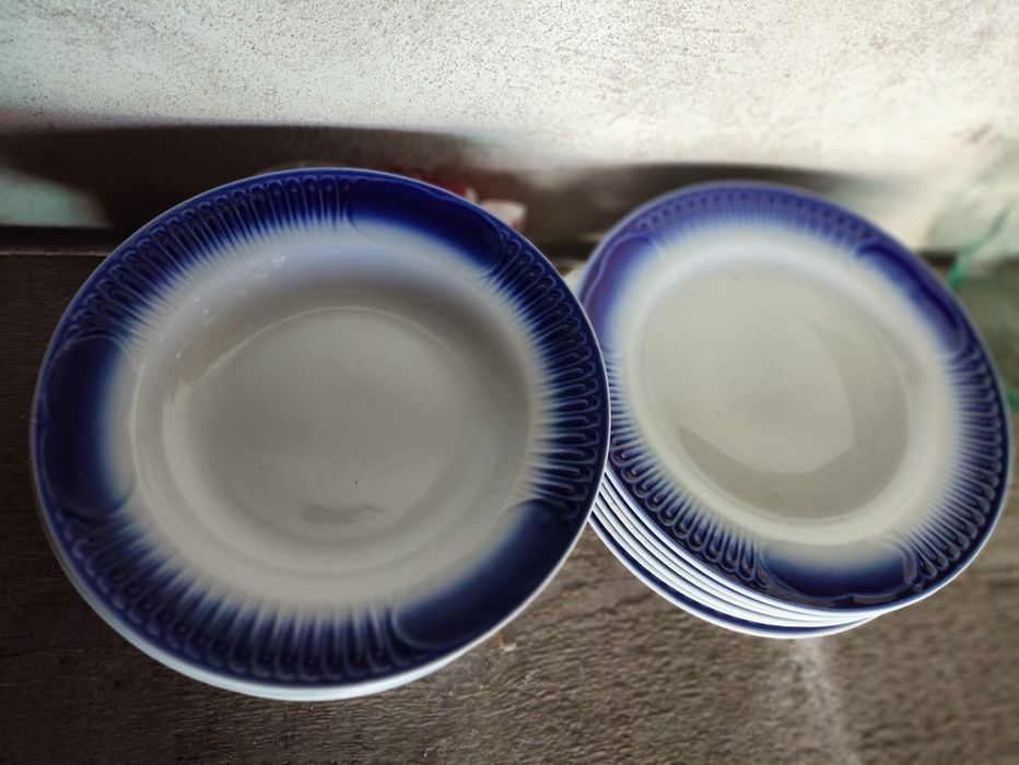 Продам десертные тарелки