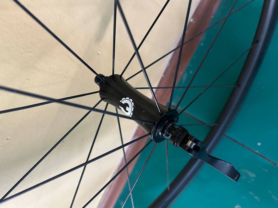 Колесо карбоновый