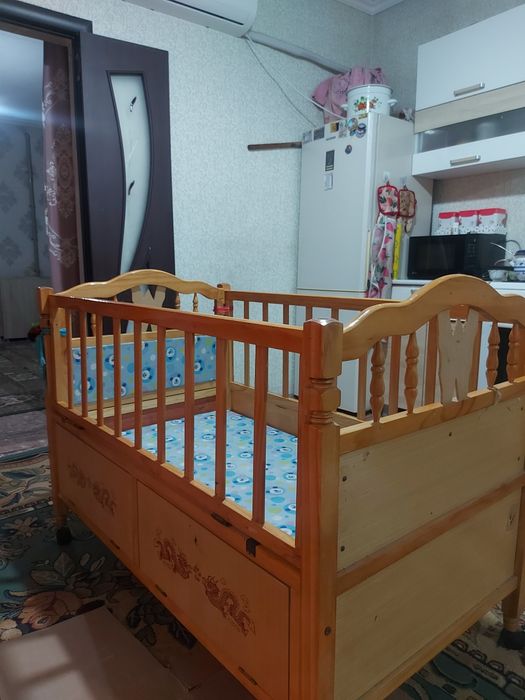 Продам манеж из дерево