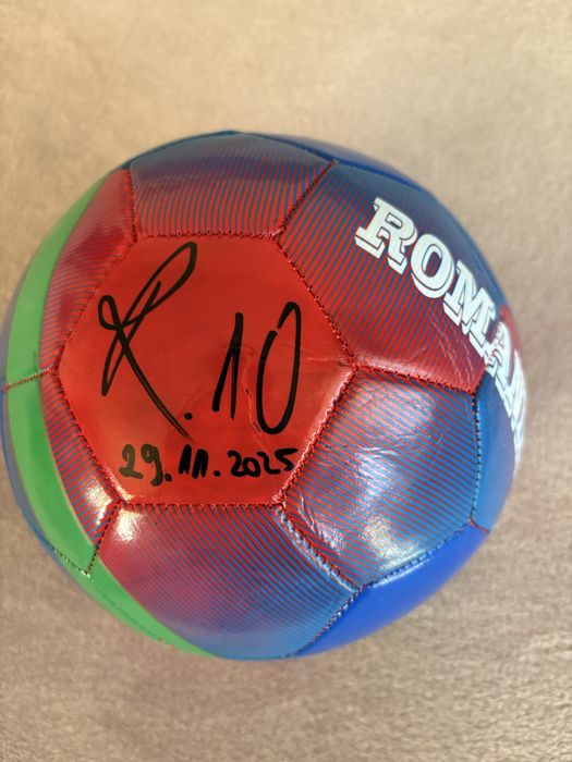 Minge semnata de Ronaldinho