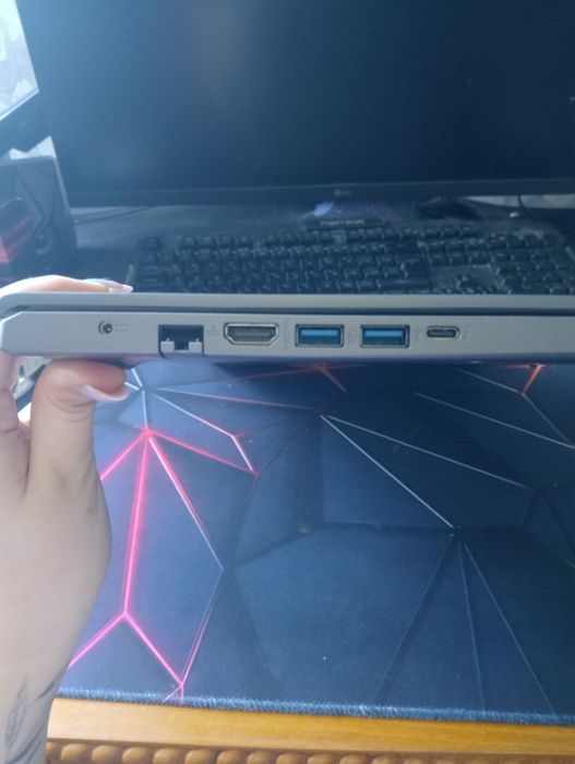 Продам ноутбук Aser Aspire 5 СРОЧНО