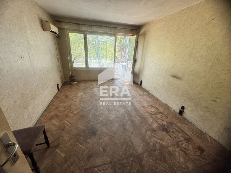 Продава се Тристаен апартамент в Варна, Окръжна болница - 73 кв.м за 2055 €/кв.м - Снимка #2