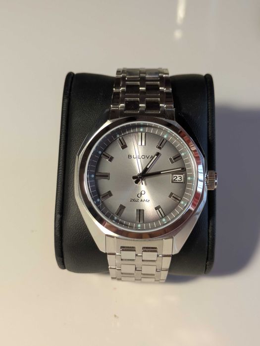 Часовник Bulova Jet Star Quartz Watch