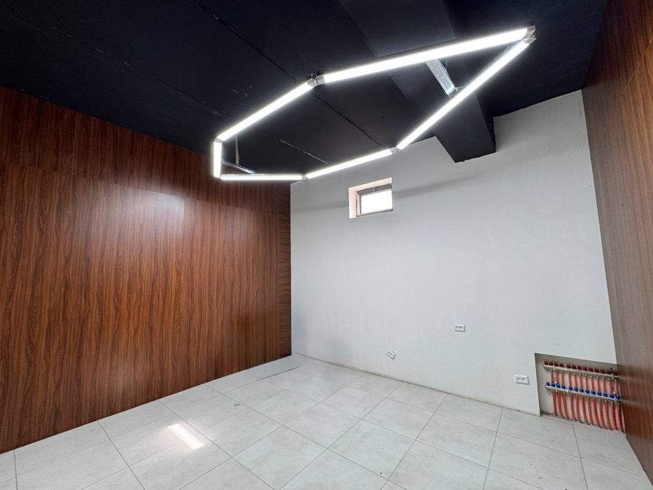 Аренда офис недалеко от метро Беруний 18 и 30 кв м