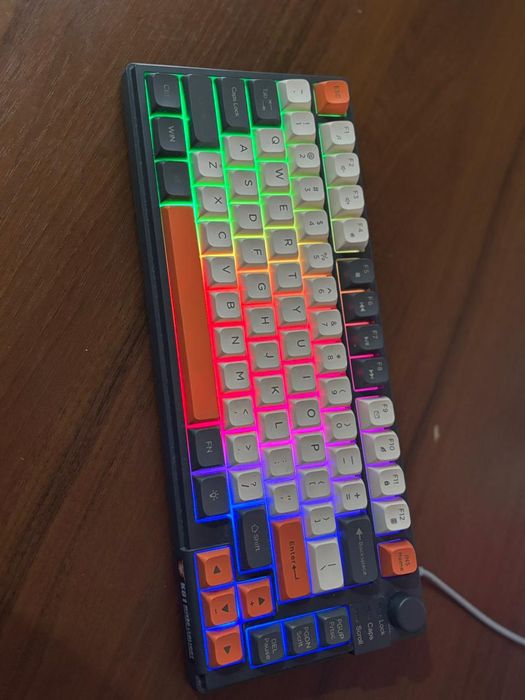 Продам клавиатуру