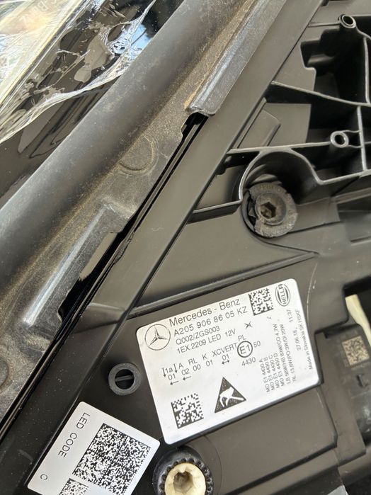 Десен фар за Mercedes C-classa W205 20018г