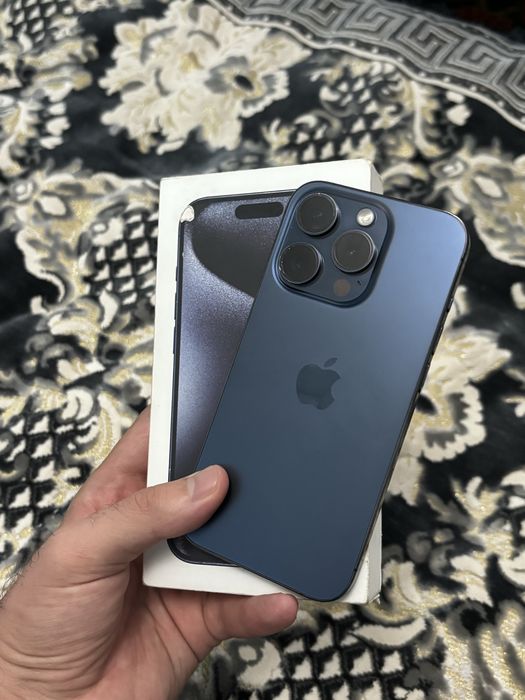 iPhone 15 pro blue