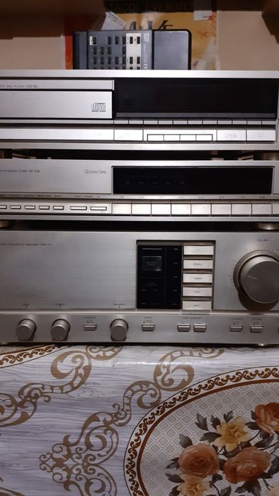 Linie Akai 52 statie si tuner sistem audio