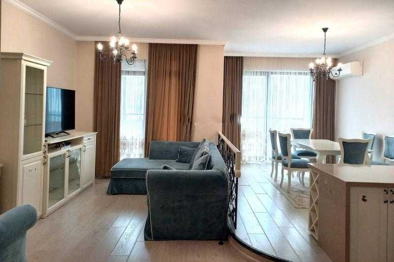 Дава се под наем Тристаен апартамент в Бургас, Зорница - 135 кв.м за 1530 € - Снимка #1